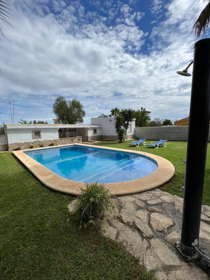 Chalet En La Barrosa, Piscina+Bbq+Grifo De Cerveza Chiclana de la Frontera Luaran gambar