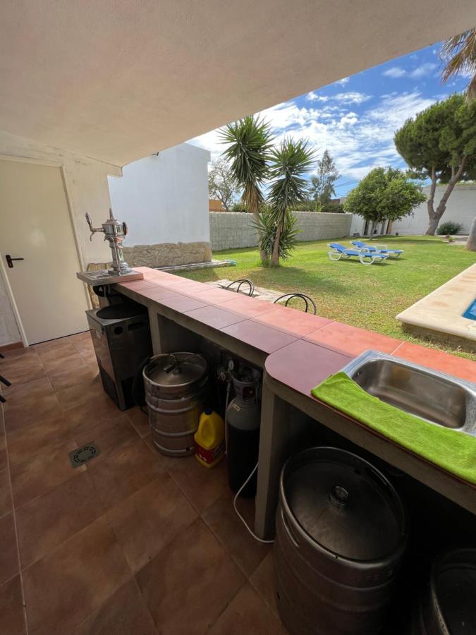 Chalet En La Barrosa, Piscina+Bbq+Grifo De Cerveza Chiclana de la Frontera Luaran gambar